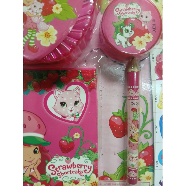 Strawberry Shortcake:  สตรอเบอรี่ ช็อทเค้กกับเพื่อนซี้หวานฉ่ำ + ชุดเครื่องเขียน **รบกวนเลื่อนดูสภาพหนังสือก่อนการสั่งซื้อ**